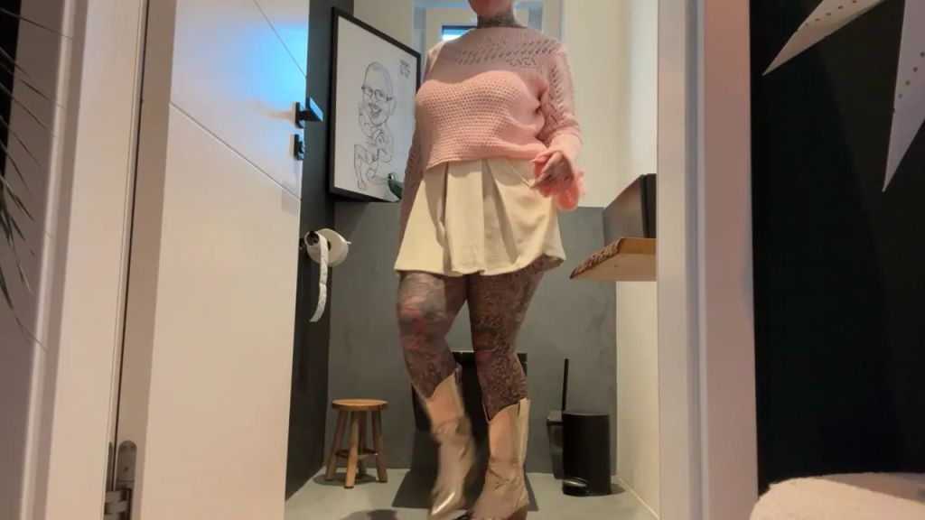 sexy foto nr. 3 von COWGIRL PISST AUF KLO AB