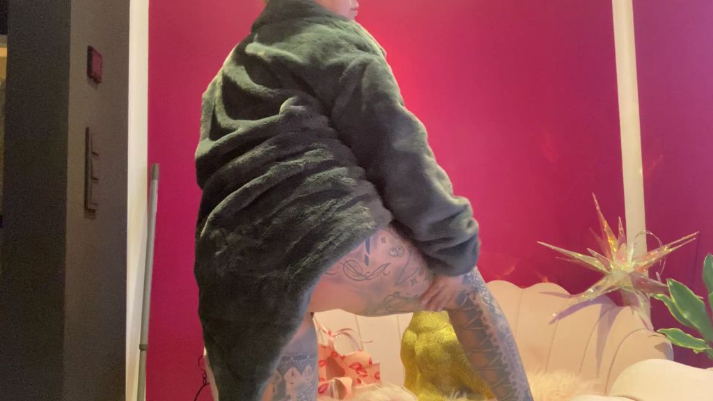 sexy foto nr. 3 von SPLITTERFASERNACKT vom Pelz umschmeichelt