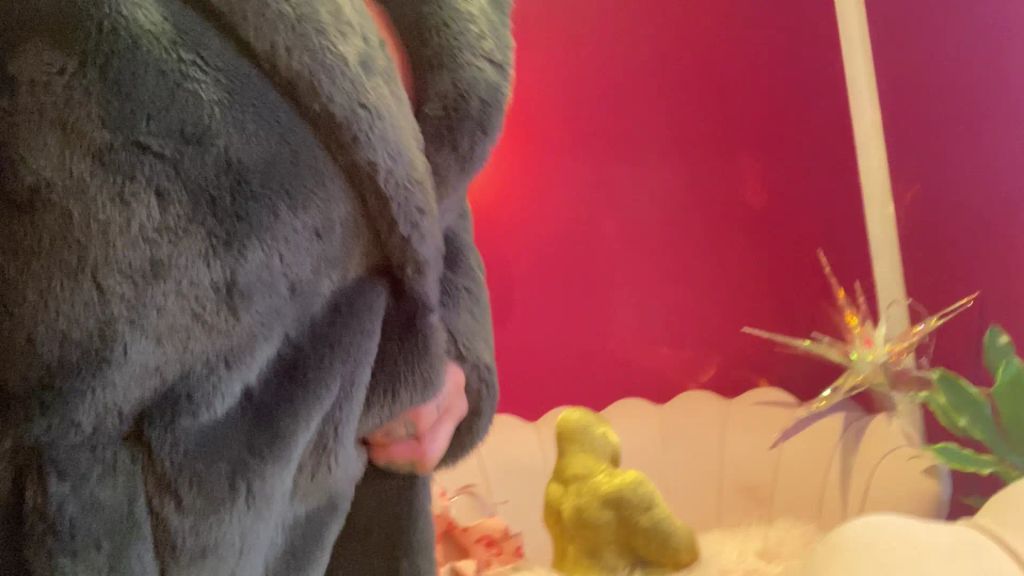 sexy foto nr. 9 von SPLITTERFASERNACKT vom Pelz umschmeichelt