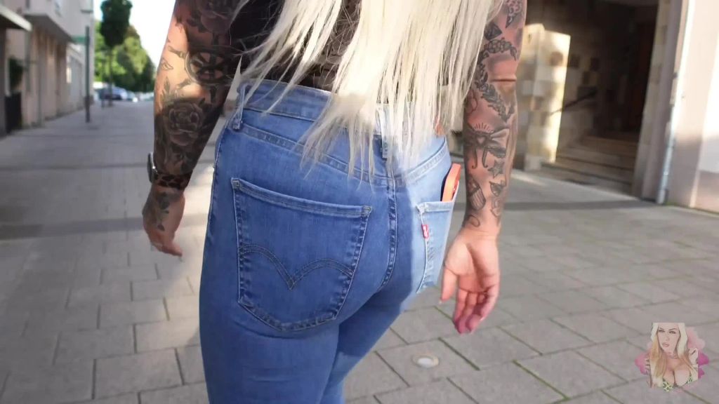 sexy foto nr. 2 von STADT FLITTCHEN so geil das die Muschi durch die Jeans topft