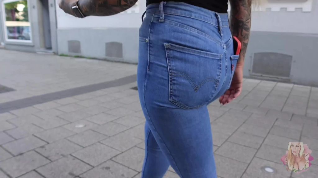 sexy foto nr. 6 von STADT FLITTCHEN so geil das die Muschi durch die Jeans topft