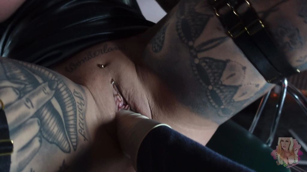 sexy foto nr. 4 von Mein FRAUENARZT fingert nicht er FISTET l anal & vaginal
