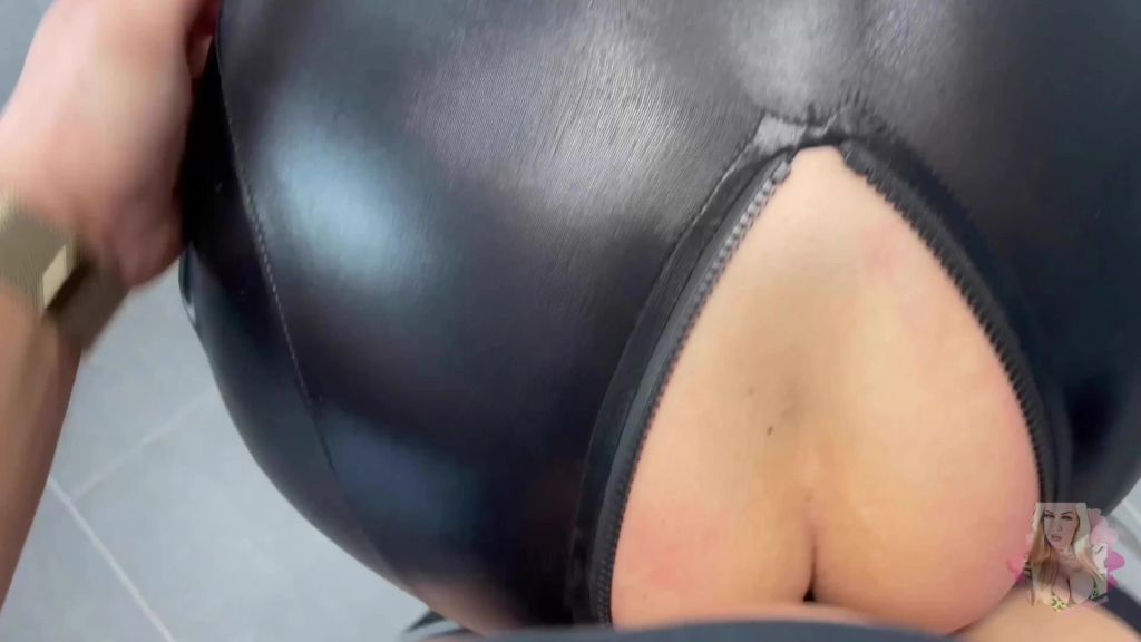 sexy foto nr. 6 von 16.12 I zeit für eine harte Latex Session | CLASSIC