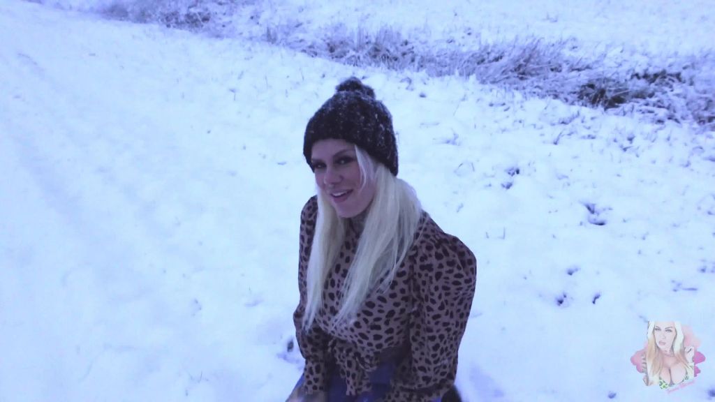 sexy foto nr. 5 von PISS meinen süßen JEANSARSCH im SCHNEE voll ;)
