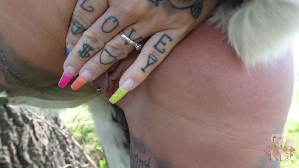 sexy foto nr. 3 von LUXUS PELZ LADY | Sperma aus der FOTZE GEPISST.