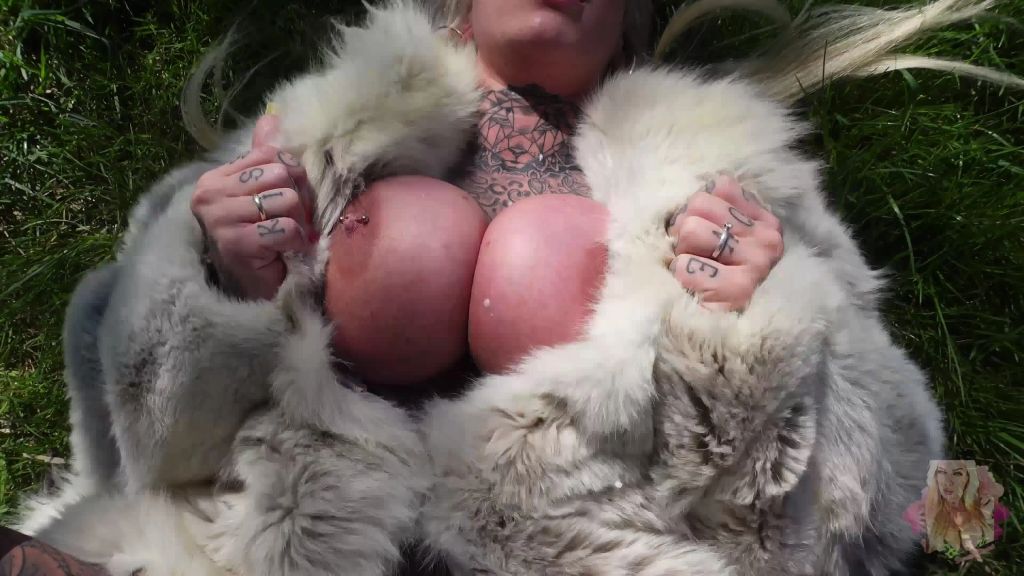 sexy foto nr. 10 von LUXUS PELZ LADY | Sperma aus der FOTZE GEPISST.