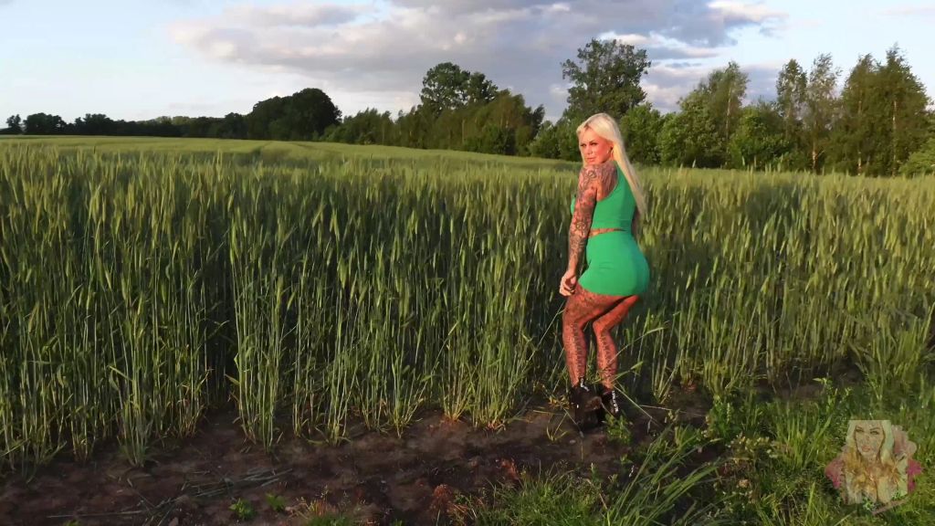 sexy foto nr. 1 von I like green & yellow | abgepisst in meinen neuen BUFFS