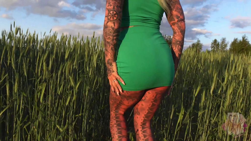 sexy foto nr. 2 von I like green & yellow | abgepisst in meinen neuen BUFFS