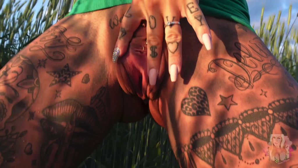 sexy foto nr. 10 von I like green & yellow | abgepisst in meinen neuen BUFFS