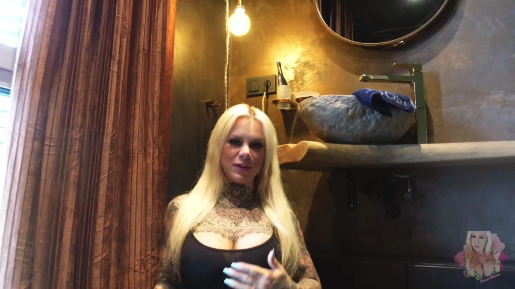 sexy foto nr. 3 von DAS HERUNTERGEKOMMENE LANDHOTEL hier geht keine Buchung ein