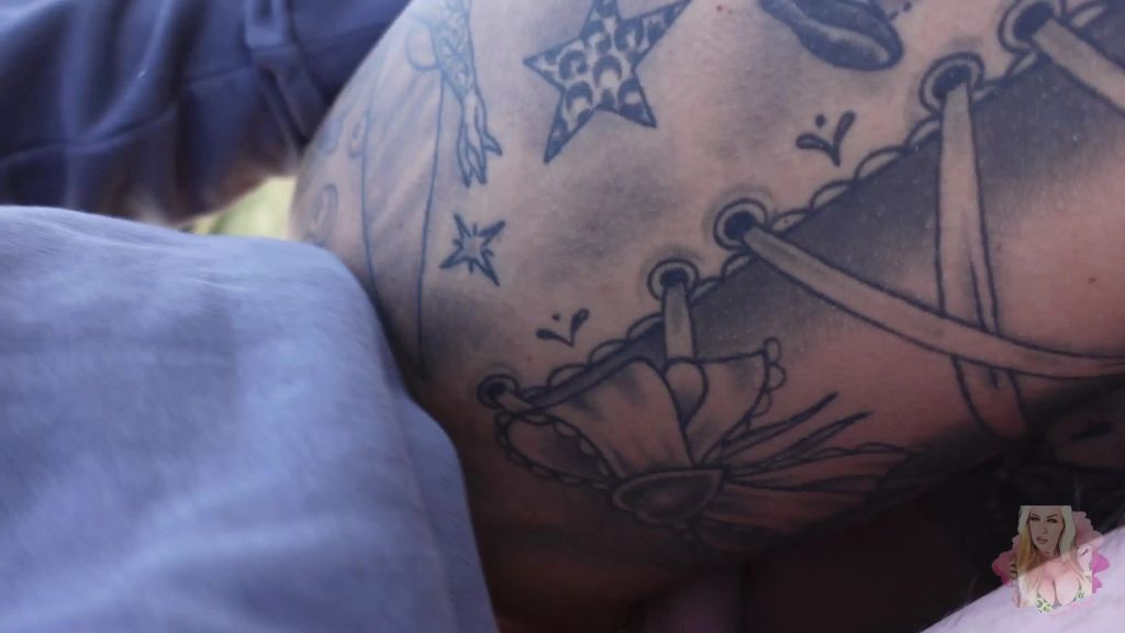 sexy foto nr. 9 von DEVOT DRECKIG & UNGESCHMINKT er nimmt sich alle LÖCHER FSK21