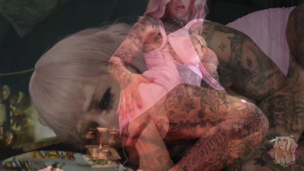sexy foto nr. 5 von geile MILF am Telefon