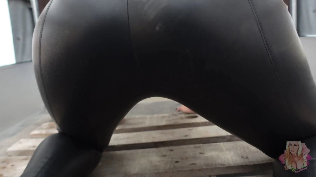 sexy foto nr. 3 von die VERBRAUCHTE für die HANDWERKER I ich bekomm alles...
