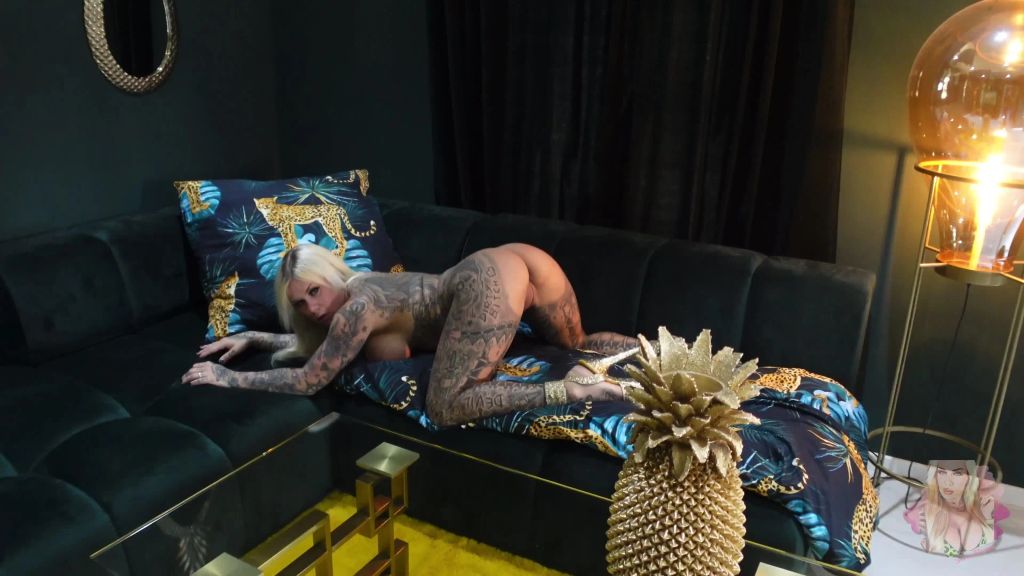 sexy foto nr. 1 von dein WILDKÄTZCHEN steht auf widerliches ARSCHFICKEN