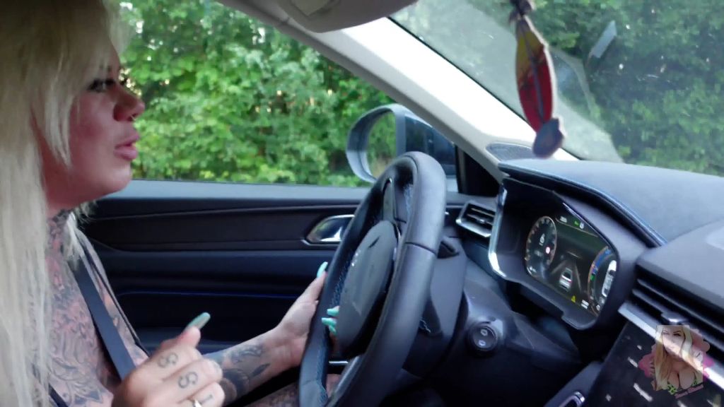 sexy foto nr. 3 von dangerous. FINGERN & FISTING während der Autofahrt