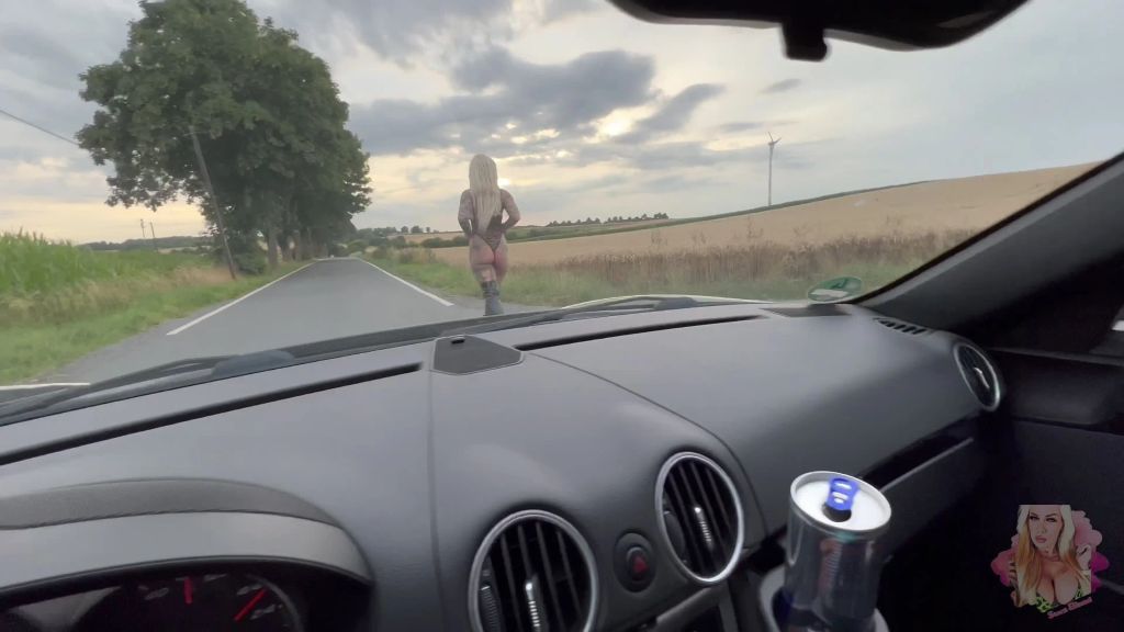 sexy foto nr. 1 von PARTY OLE | im Auto geht es HART VERSAUT weiter ….