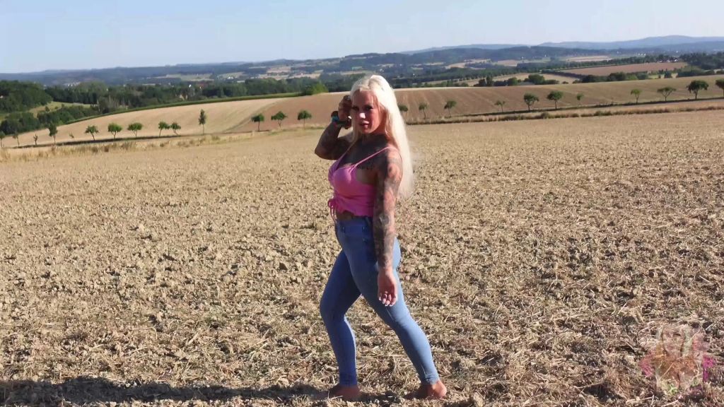 sexy foto nr. 4 von I'm a cowgirl I come on & piss I yeehaw!