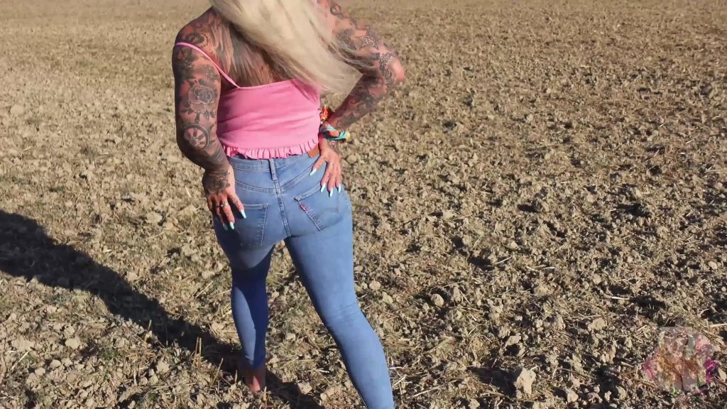 sexy foto nr. 6 von I'm a cowgirl I come on & piss I yeehaw!