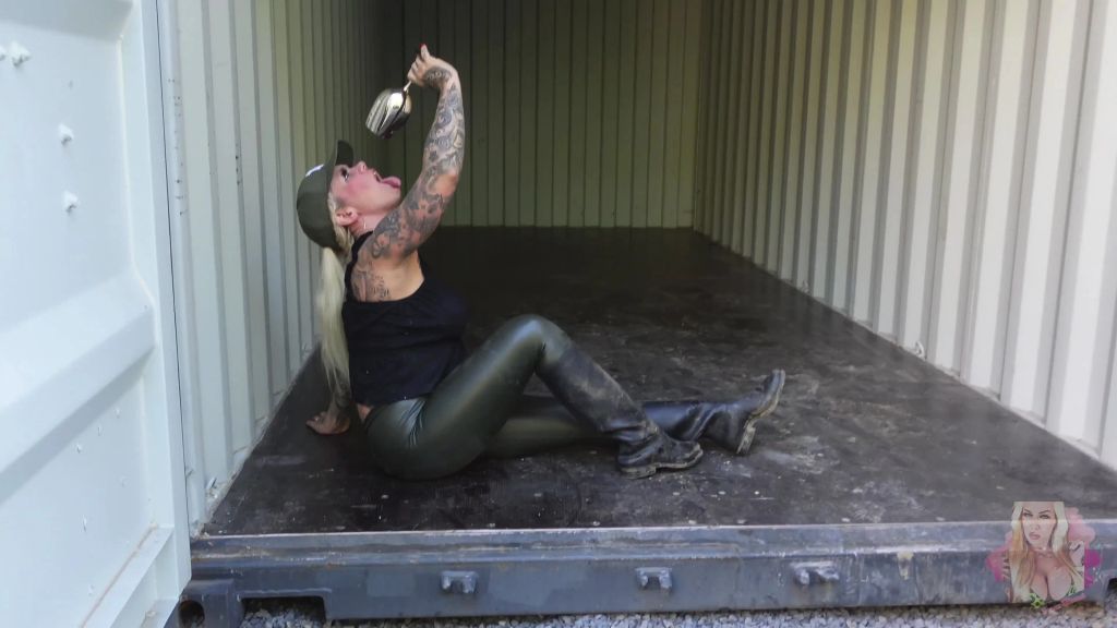 sexy foto nr. 1 von Champus PARTY l Im CONTAINER HAUS endlich wieder richtig pis