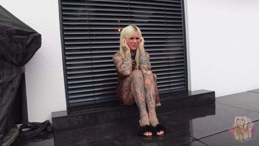 sexy foto nr. 2 von SCHEISS auf die handwerker I ich weihe meine terrasse ein.