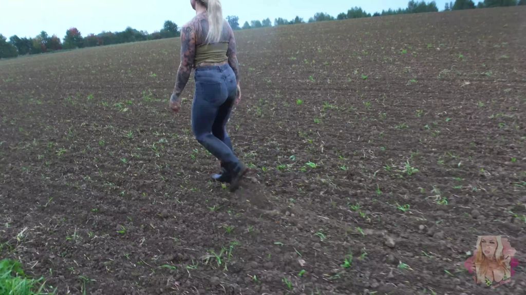 sexy foto nr. 8 von katastrophe im dorf | JEANSPISS im TREKKERPARADISE | muuuh