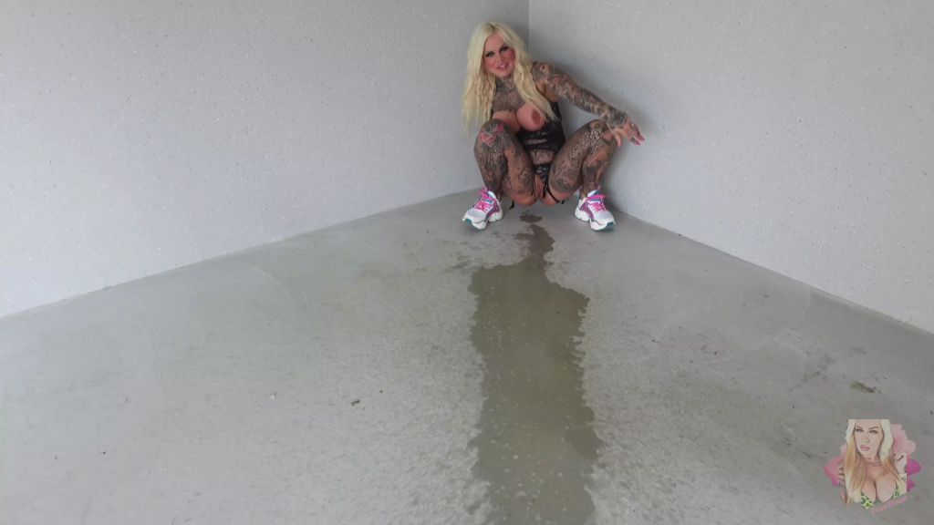 sexy foto nr. 8 von like me & DU bekommst meine geile PISSE