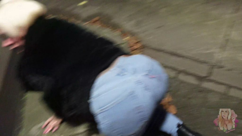 sexy foto nr. 6 von nachts an der TANKE PISS MICH VOLL