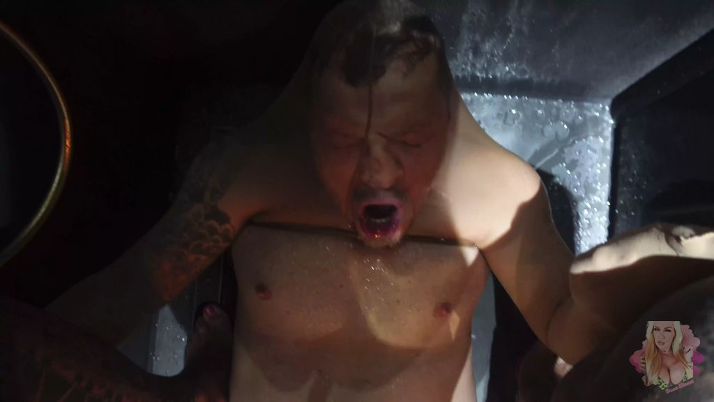 sexy foto nr. 5 von Monster-PISSE I für das Opfer