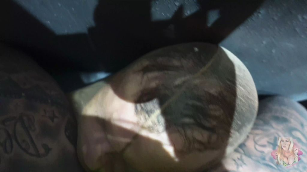 sexy foto nr. 8 von Monster-PISSE I für das Opfer