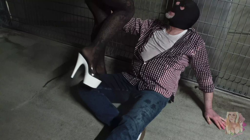 sexy foto nr. 7 von mein liebster SKLAVEN fertig gemacht I STEFFI SEHR DOMINANT