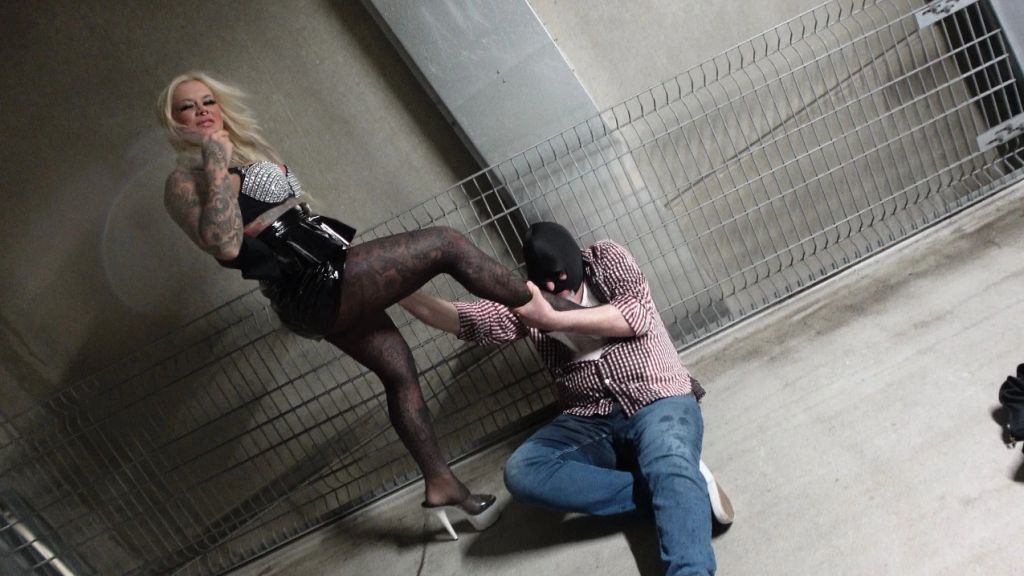 sexy foto nr. 10 von mein liebster SKLAVEN fertig gemacht I STEFFI SEHR DOMINANT