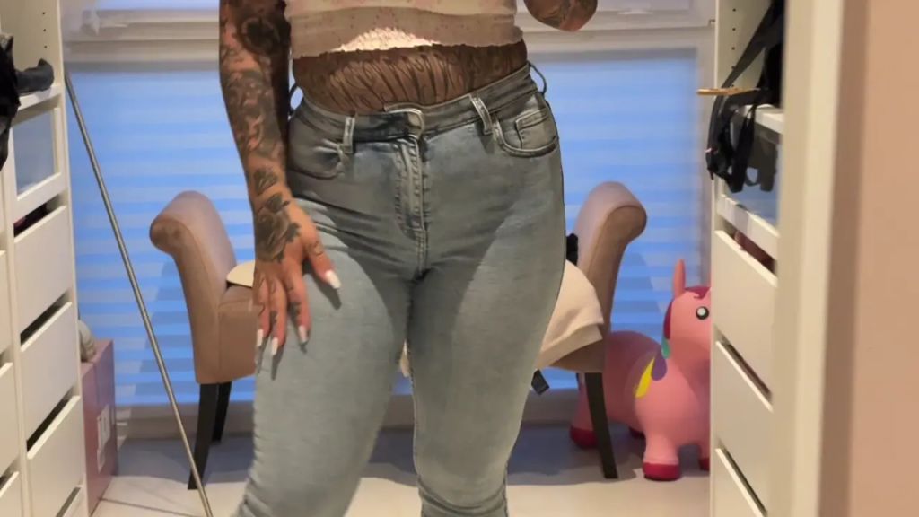 sexy foto nr. 4 von GEILSTER JEANS ARSCH IM NETZ | versauter Dirty Talk lässt di