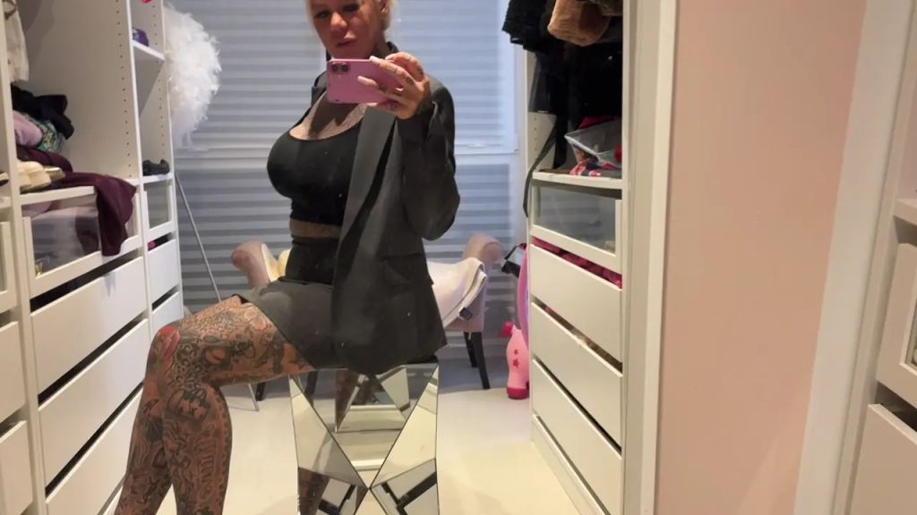 sexy foto nr. 2 von BÜRO MAUS FICK | Arbeitslose zum Einstellungsfick!