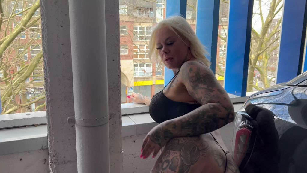 sexy foto nr. 5 von parkhauspiss I IN SEXY DESSOUS