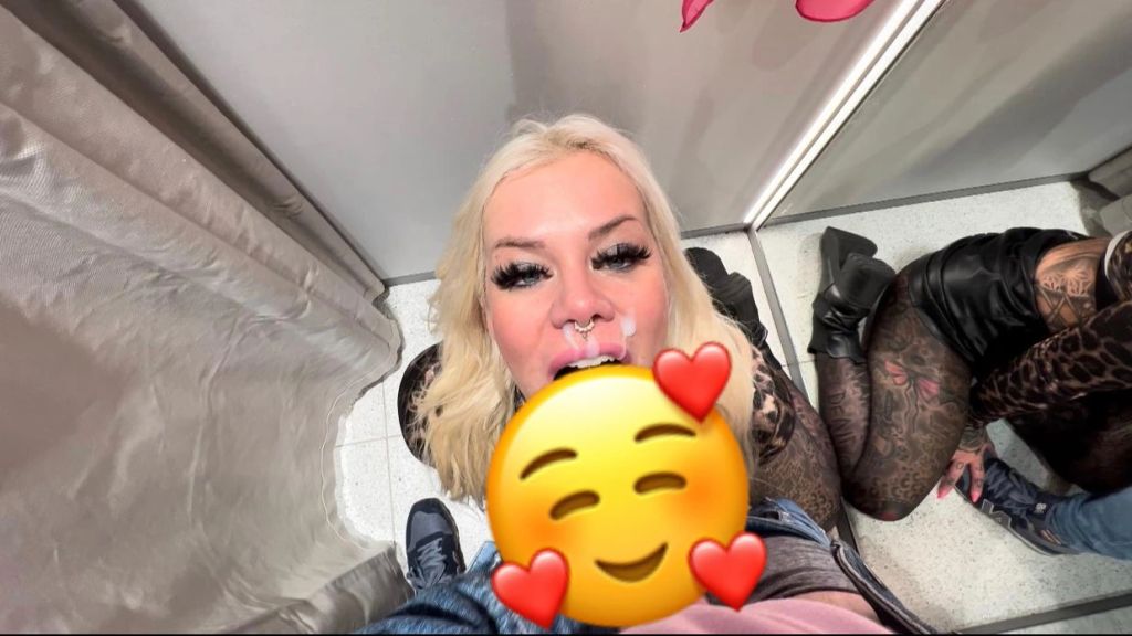 sexy foto nr. 10 von riskant ROTZ JOB | ich lutsche in der Umkleide