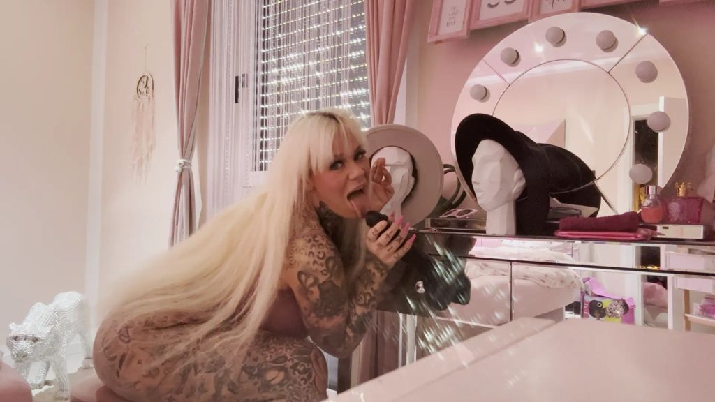 sexy foto nr. 2 von Smoking BBC DICK!