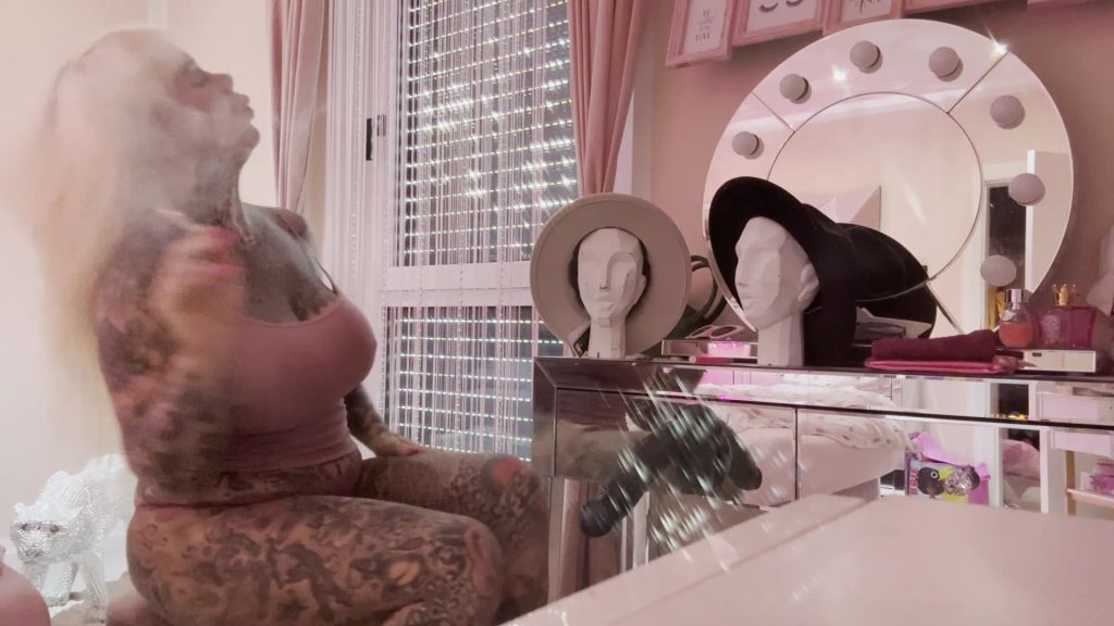 sexy foto nr. 4 von Smoking BBC DICK!