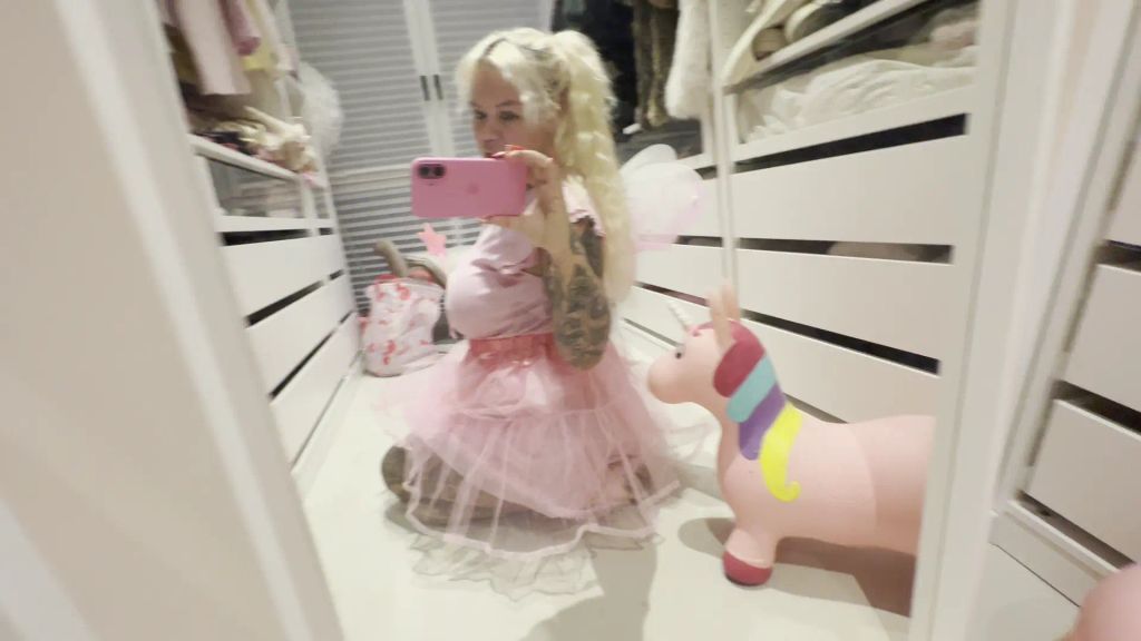 sexy foto nr. 9 von Alaaf die nasse Fee will gefickt werden!