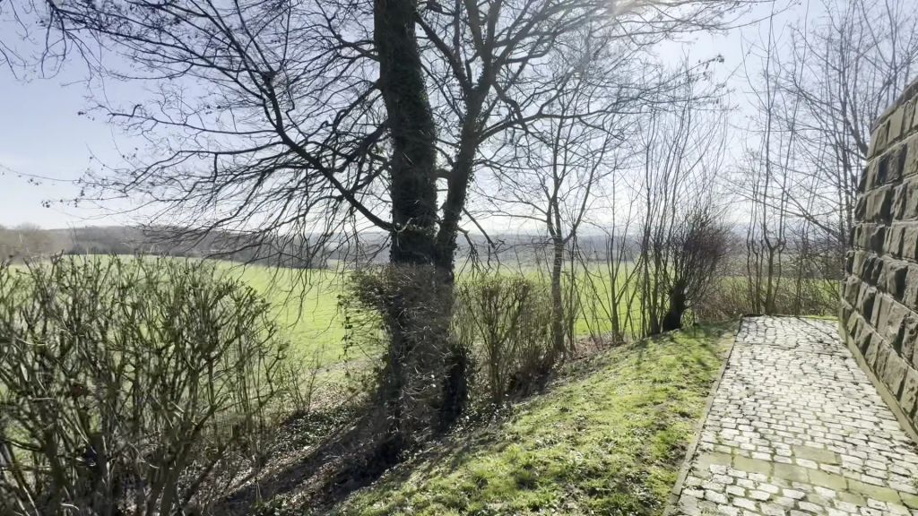 sexy foto nr. 2 von OUTDOOR PISS DATE! Na willst du meine geile Pisse?