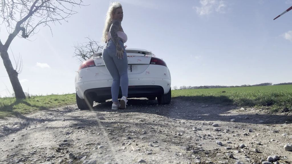 sexy foto nr. 1 von PARKPLATZ JEANS ARSCH - bist du breit?