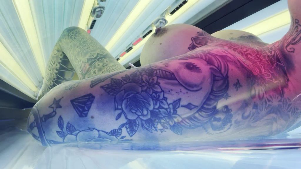 sexy foto nr. 3 von SONNENBANK STEFFI - unter der Bank geht es zur Sache!