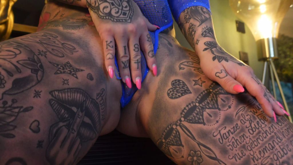sexy foto nr. 3 von MORGENURIN pisse schlucker SCHLUCK MEINEN CHAMPUS