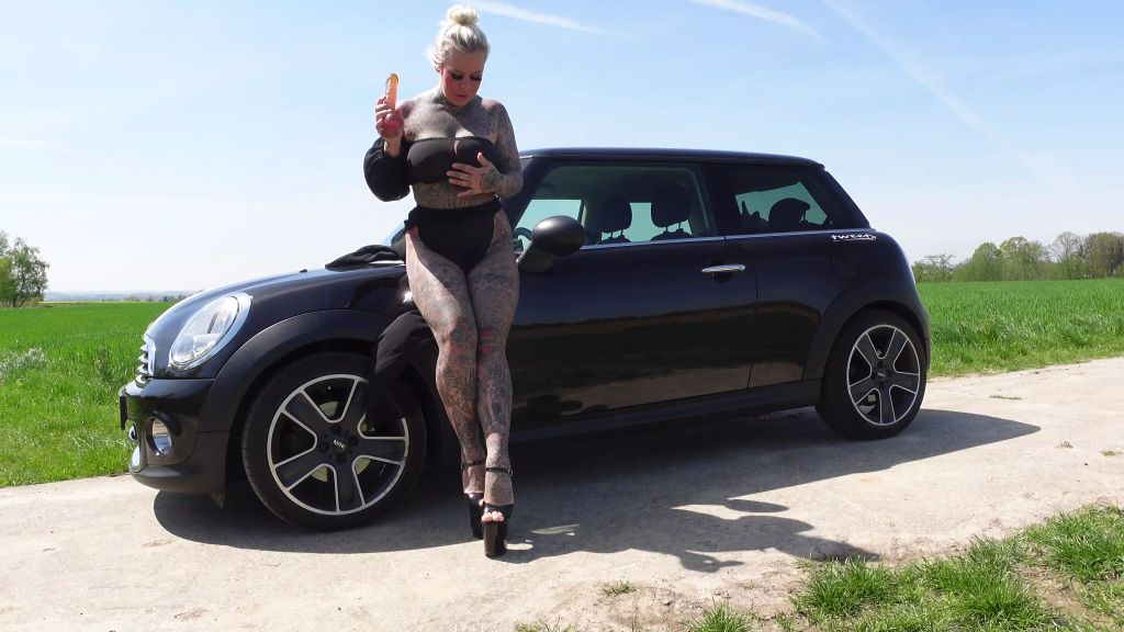 sexy foto nr. 2 von die wanderhure I FICK MEINE KLEINE NASSE STINKEFOTZE