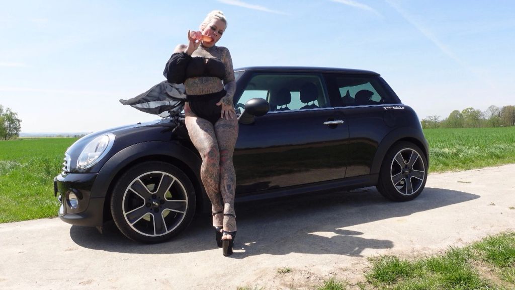 sexy foto nr. 10 von die wanderhure I FICK MEINE KLEINE NASSE STINKEFOTZE