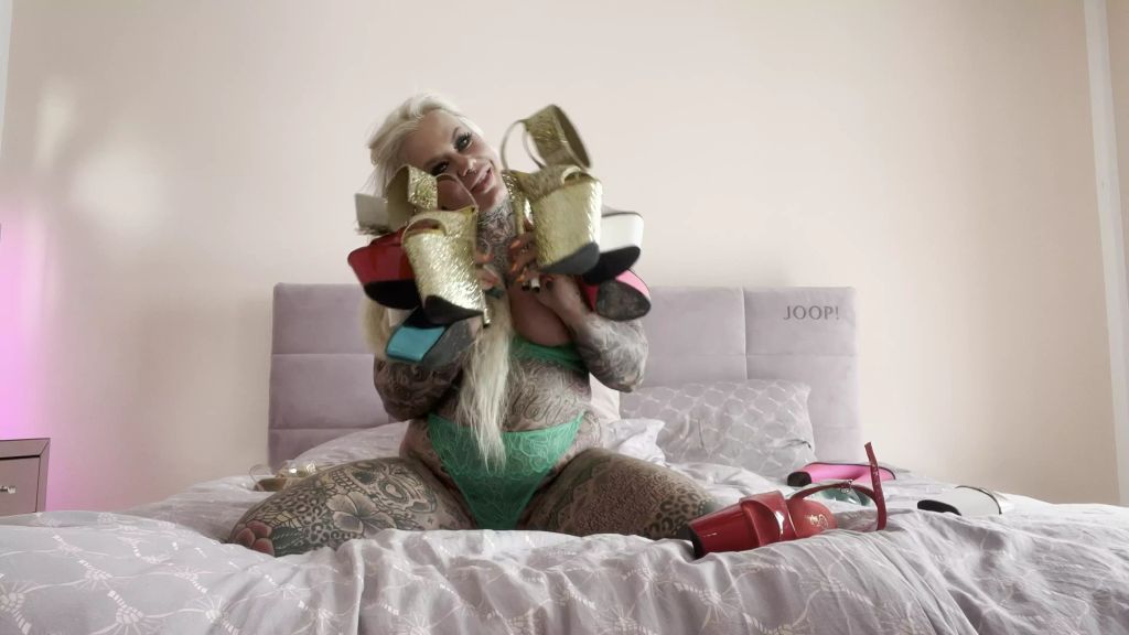 sexy foto nr. 4 von HIGH HEELS FUCKING I alles rein in die geile FOTZE