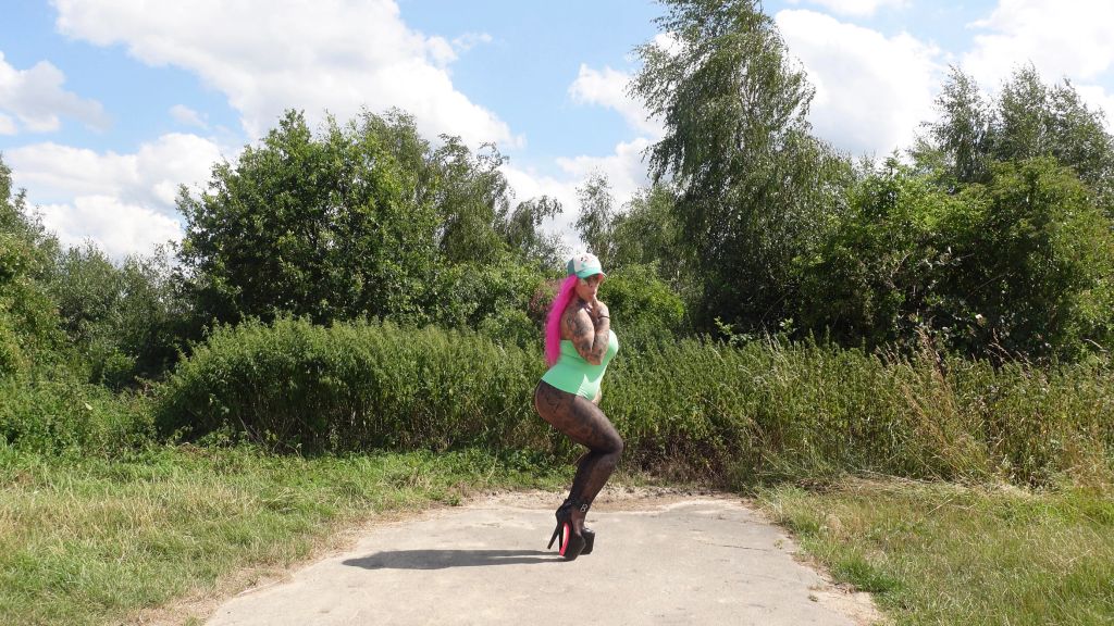 sexy foto nr. 10 von STRUMPFHOSEN PISS plus Aufriss