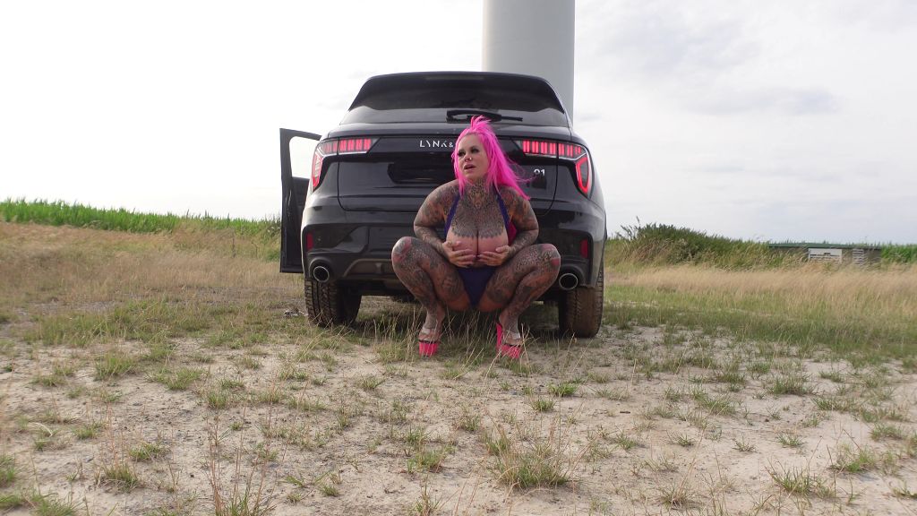 sexy foto nr. 3 von ICH FICK ALLES WAS BEI DREI NICHT WEG IST.