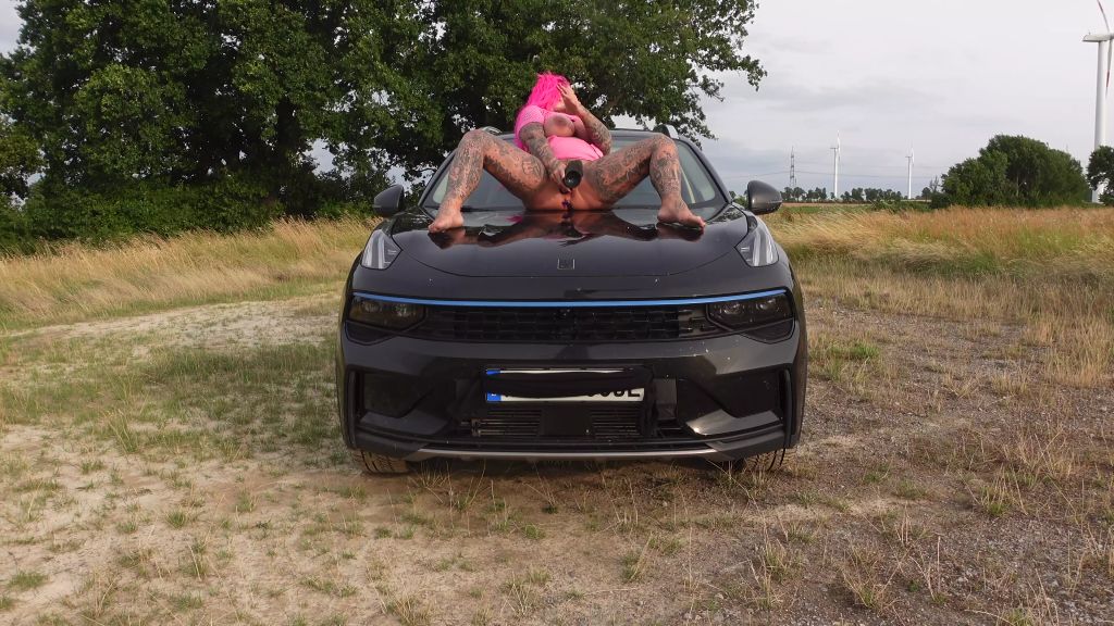 sexy foto nr. 5 von FICK MICH ONLY AUF DER MOTORHAUBE nasse Muschi billig tarif