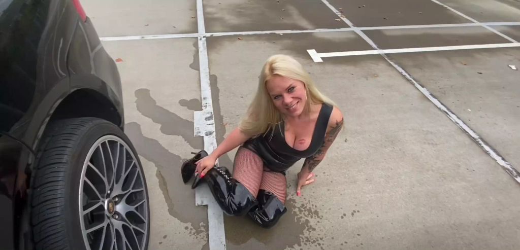 sexy foto nr. 6 von PARKPLATZ PISS SCHLAMPE