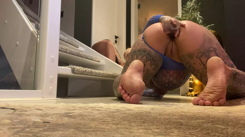 sexy foto nr. 4 von Hardcore asi family - STIEFSOHN FICKT STIEFPAPI in den Arsch